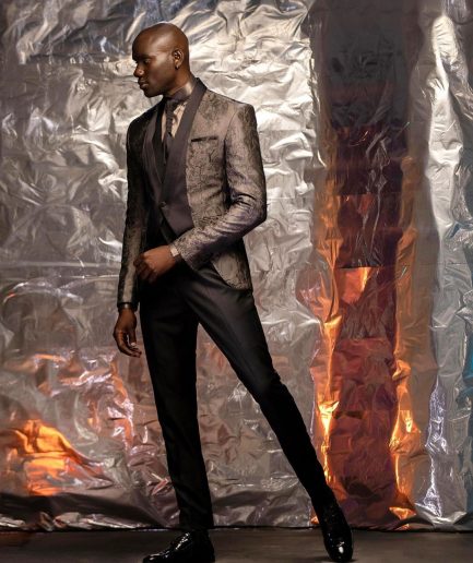 The “Lugard” Ruffled Grey pattern jacquard front closure Lapeless tuxedo suit