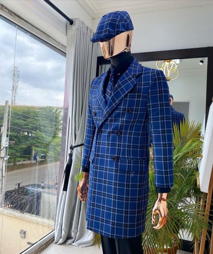 A check-blue “Peaky Blinder” double-breasted check trench suit
