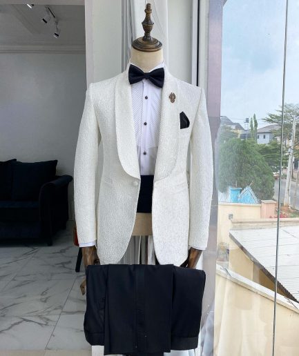 An Ivory White Shawl Lapel Jacquard Tuxedo Suit