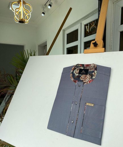 A Bright Grey Front Flap Traditional African Kaftan