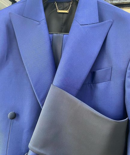 A Premium Reloaded navy blue “Oranmiyan” Peak lapel Suit