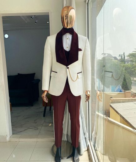 An Ivory white Square pattern shawl lapel Jacquard tuxedo suit