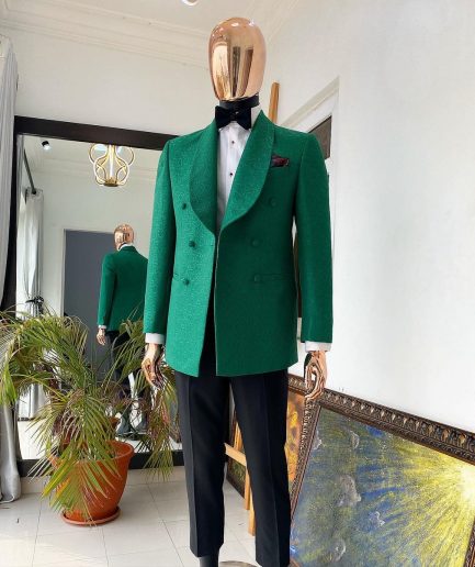 A Grass green double breasted shawl lapel floral pattern jacquard tuxedo suit