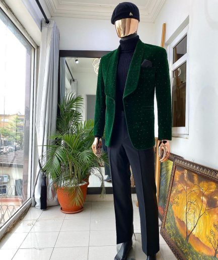 An Emerald Green Velvet Shawl Lapel Tuxedo Suit