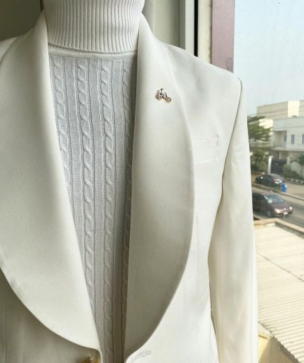 A Monochrome Ivory White Shawl Lapel Tuxedo Suit