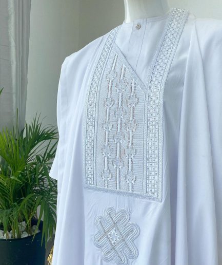 A Snow White dotted round and straight line embroidery agbada