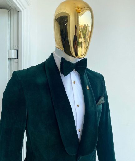 An Emerald Green Shawl Lapel Velvet Tuxedo Suit