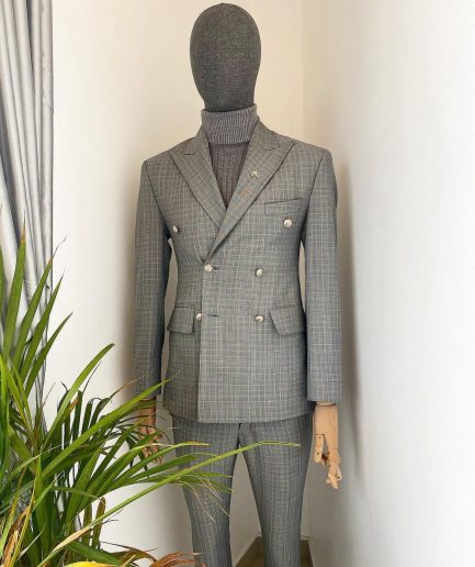 A Grey classic prince of wales peak lapel check fabric double breasted suit