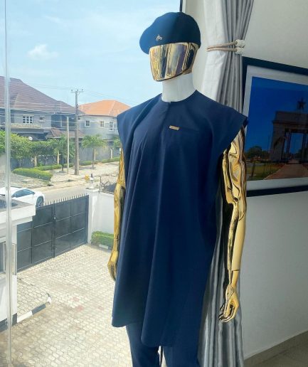 An Irish navy blue dashiki, black beret and pant