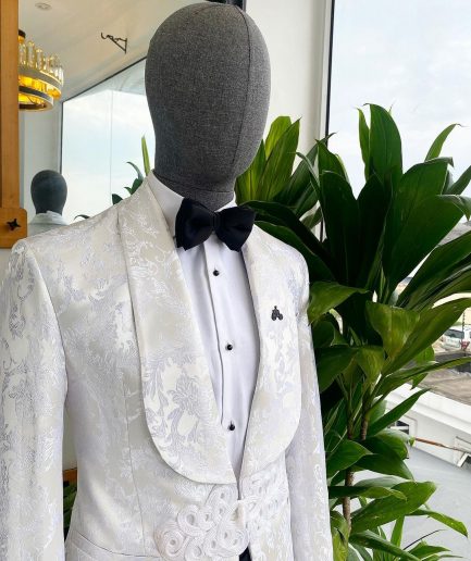 An Ivory White And Silver Shawl Lapel Floral Jacquard Suit