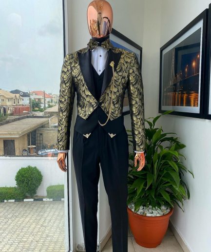 The “Ragnar” Gold and Black Splashed Jacquard Peak Lapel Jointed Tail Suit