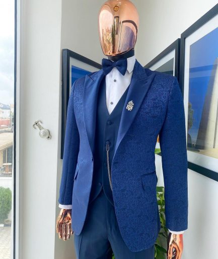 An Aquarium Pattern Navy Blue Peak Lapel Jacquard Suit.