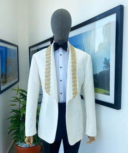 A reloaded “Vegas” Monochrome Ivory White Shawl Lapel Suit
