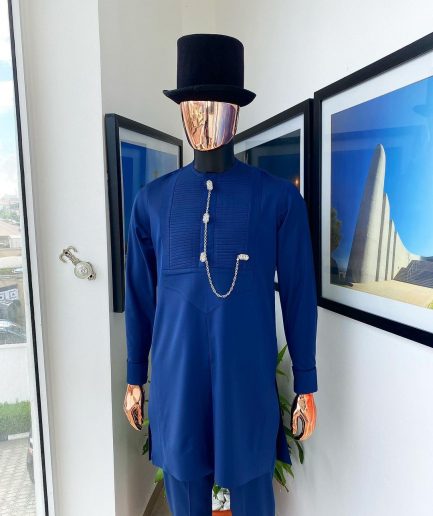 A Navy blue men’s Etibo with sliver accessories detailing.