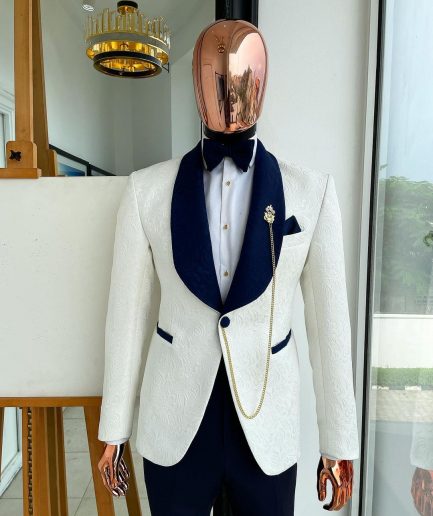An Ivory white Floral pattern jacquard shawl lapel Suit