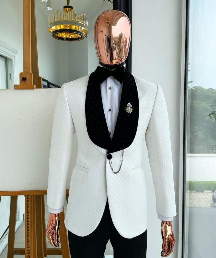 An Ivory white Square pattern jacquard shawl lapel jacquard tuxedo Suit