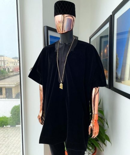 A charcoal black “daftan” from soaked Italian velvet