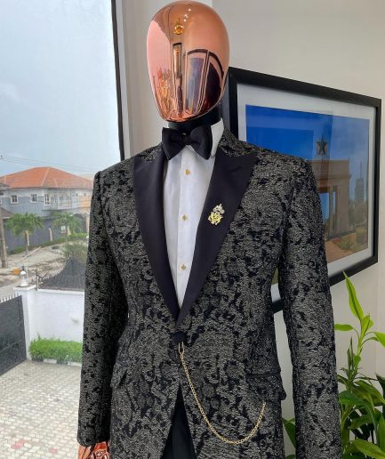 A Metallic coarse pattern jacquard peak lapel tuxedo Suit