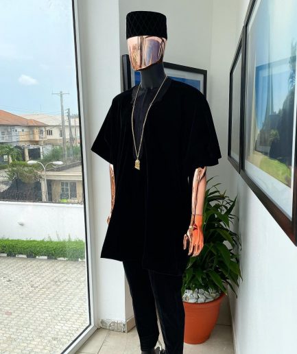 A charcoal black “daftan” from soaked Italian velvet