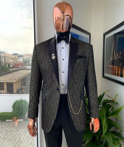 A Metallic coarse and geometric pattern jacquard peak lapel Suit