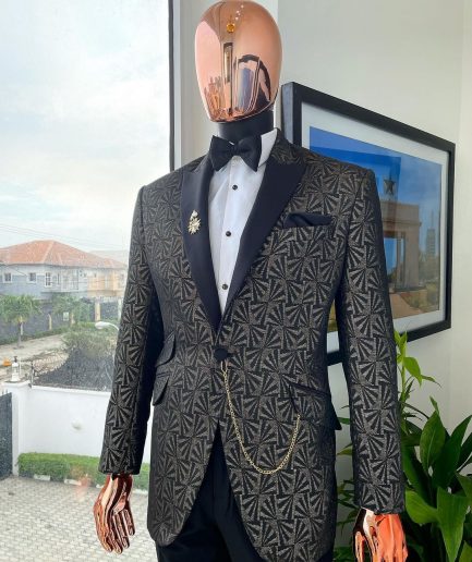 A Metallic coarse and geometric pattern jacquard peak lapel Suit