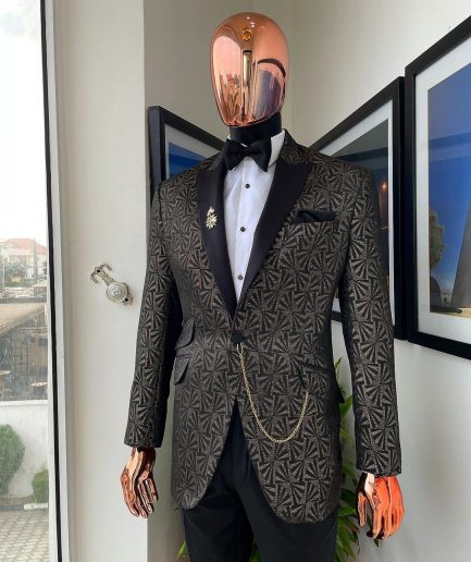 A Metallic coarse and geometric pattern jacquard peak lapel Suit