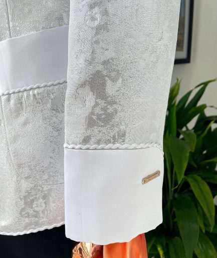 An Ivory white and silver “Napoleon” scattered pattern metallic jacquard Suit