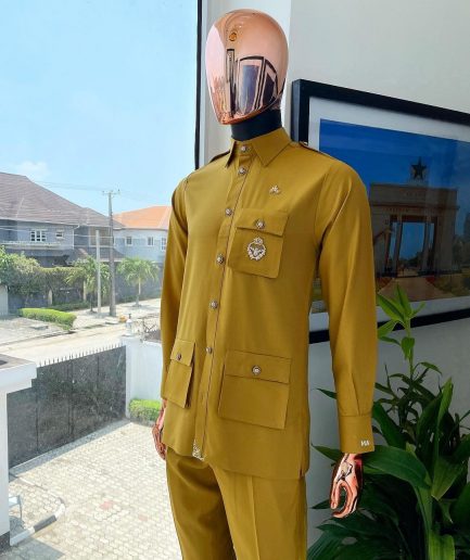 The reloaded vintage mustard yellow “Havana” French safari shirt