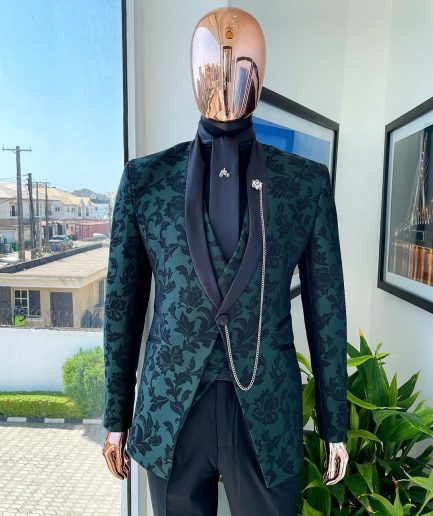 A Green Floral Jjacquard “LT” Front Cut Tuxedo Suit