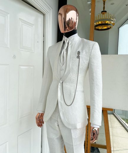 A Reloaded “Pope” Monochrome Ivory White Single Button Bishop Neck Suit