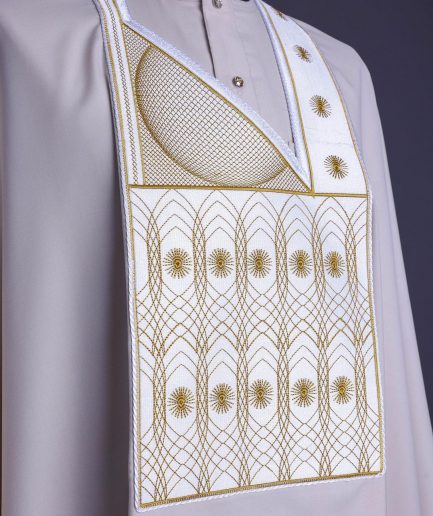 A Porcelain, Cloud and pattern embroidery detailing agbada