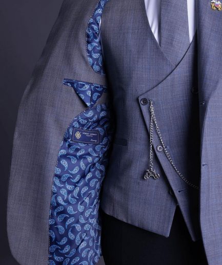A light grey, windowpane check, monochrome nobility super “140s” “Board Room” Notch lapel suit