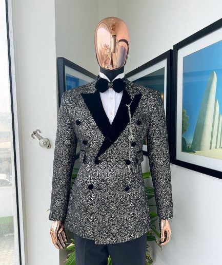 The “Love don’t Cost Shishi ” peak lapel, high pocket tuxedo suit