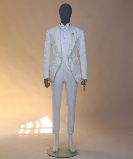 An ivory white, knitted, root floral jacquard notch lapel suit.