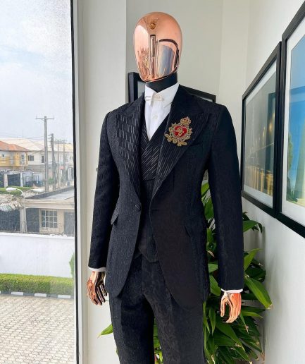 The “gogo” limited edition black mixed jacquard fabric peak lapel metallic jacquard suit