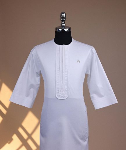 A Bright white, layered front flap details, 3/4 sleeve African kaftan