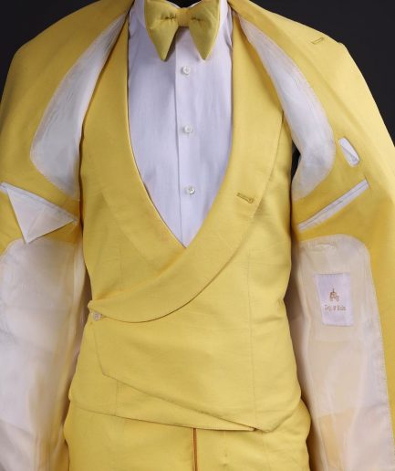 A Middle yellow linen shawl lapel jacket
