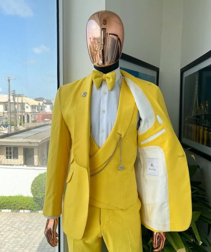 A Middle yellow linen shawl lapel jacket