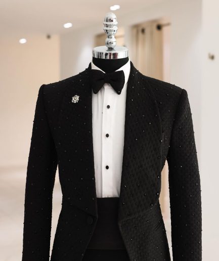 A Charcoal Black Square-Patterned Jacquard Shawl Lapel Tuxedo Suit