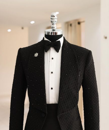 A Charcoal Black Square-Patterned Jacquard Shawl Lapel Tuxedo Suit