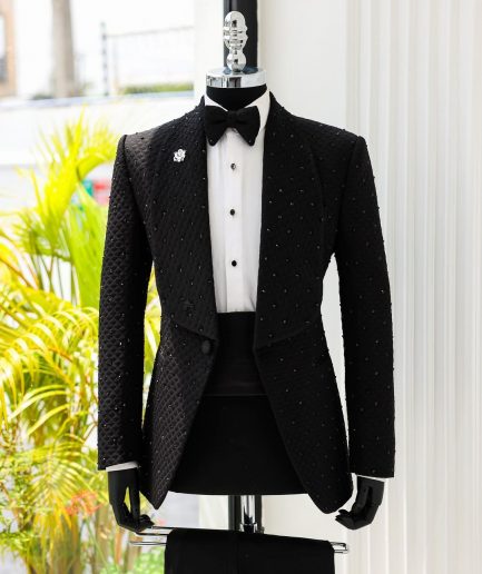 A Charcoal Black Square-Patterned Jacquard Shawl Lapel Tuxedo Suit