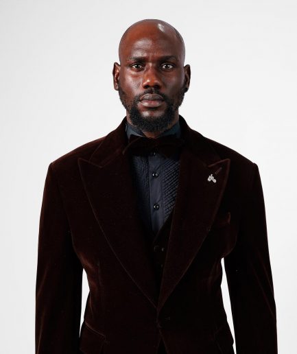 A Brown Peak Lapel, Single Button Knitter Suit