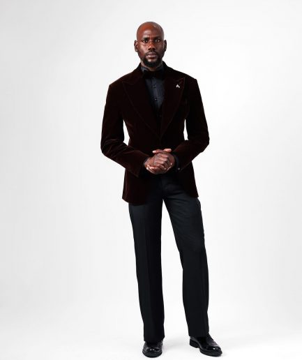 A Brown Peak Lapel, Single Button Knitter Suit