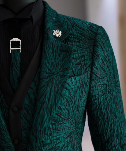 A Splashed Broom 3 Suit.