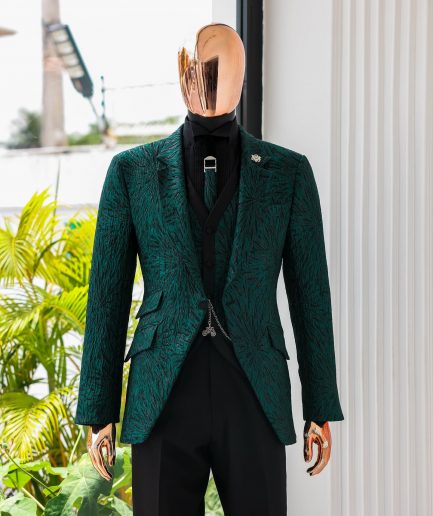 A Splashed Broom 3 Suit.