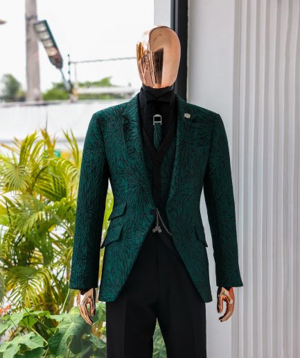 A Splashed Broom 3 Suit.