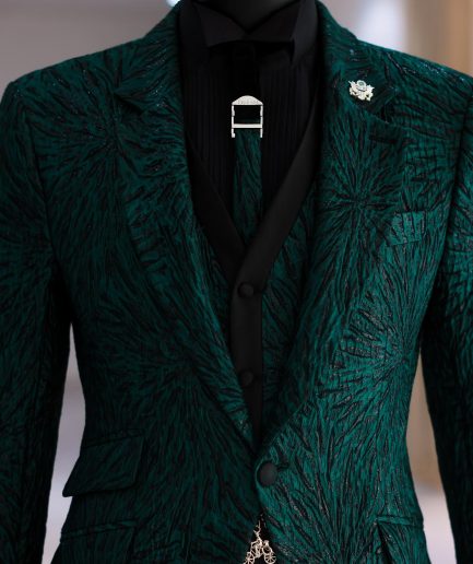 A Splashed Broom 3 Suit.
