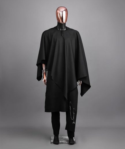 A Black Cross Neck Tragbada