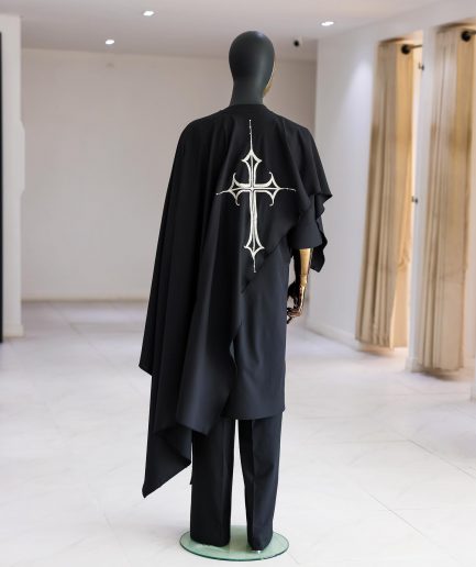 A Black Cross Neck Tragbada 2