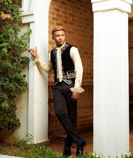 The “Bridgeton” 24 VS 3 Suit